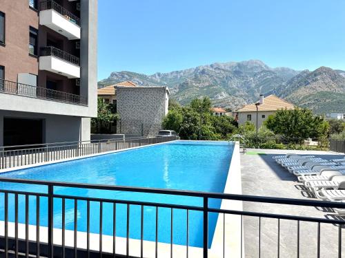 One-Bedroom Apartment with Sea View image 10