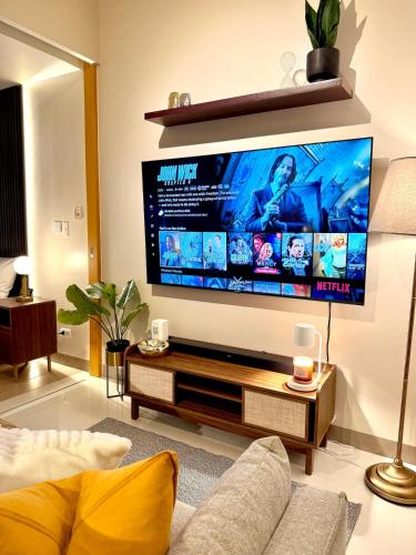 Netflix and Chill Cozy Unit BGC, Manila