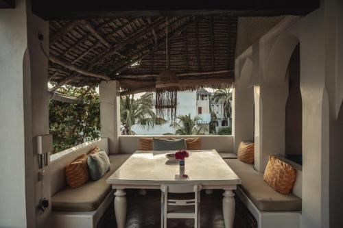 레스토랑, Banana House And Wellness Centre in 라무 아일랜드