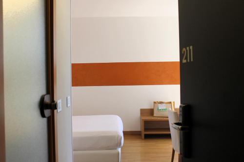Superior Double Room with Partial Lake View image 7