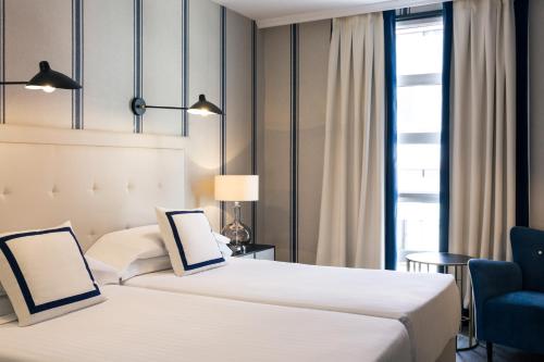 Hotel Mercure Jardines de Albia - main image