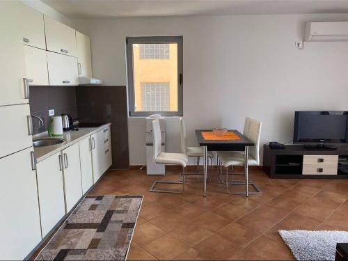 One-Bedroom Apartment with Sea View (4 Adults) image 6
