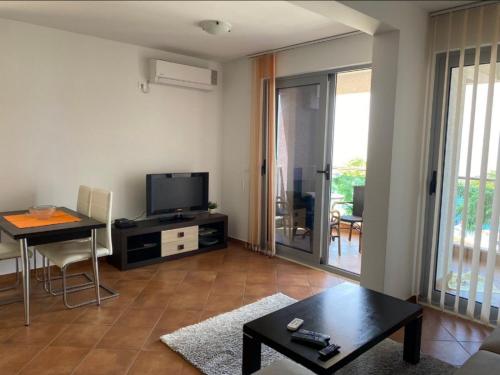 One-Bedroom Apartment with Sea View (4 Adults) image 7