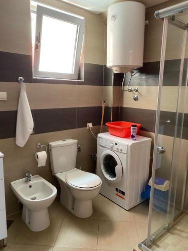 One-Bedroom Apartment with Sea View (4 Adults) image 1