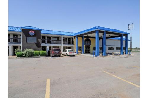 Lonestar Inn & Suites, Erick OK – Hwy 40 BY OYO - 숙소 외관