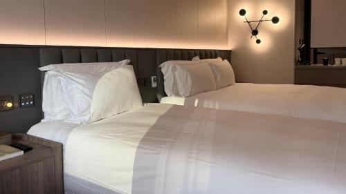 Deluxe Triple Room image 10