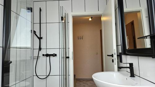 One-Bedroom Apartment with Balcony image 3