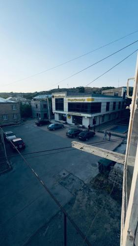 Квартира в Сисиане на главнои площади Բնակարան Սիսիանում հրապարակի վրա Apartment in Sisian on the ma in Sisian