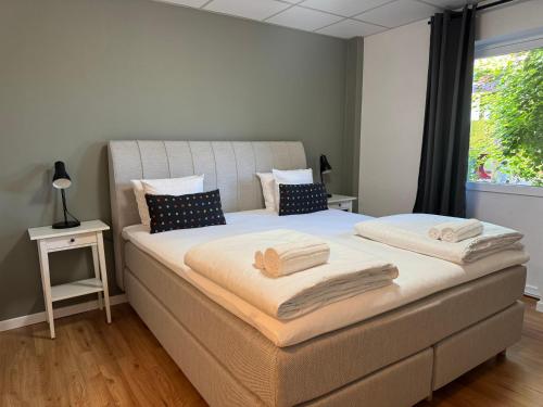 Green Door Hotel - image 12