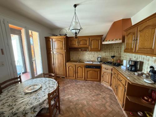 ห้องครัว, La Douce Ardèche (La Douce Ardeche) in แซ็ง-แฌร์แม็ง