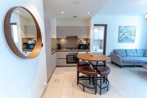 Cozy 2-Bedroom Apartment- Luxurious Living, Dubai (photo 3)