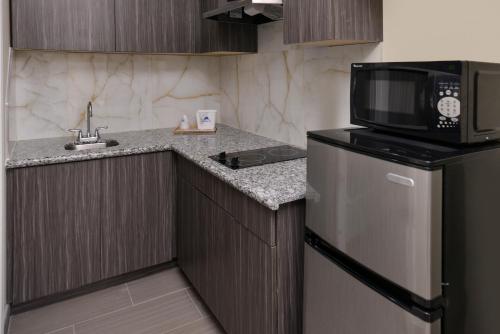 Americas Best Value Inn & Suites - Houston/Hwy 6 & Westpark in Houston, USA