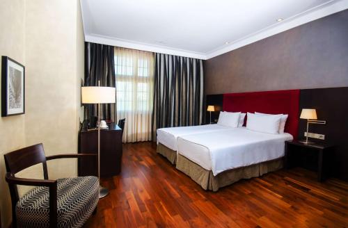 1 queen bed