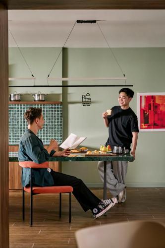 Express by M Village 46 Thảo Điền  - 주방