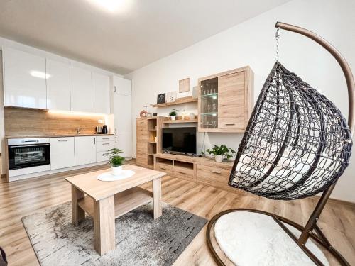 2BD- next to Presidential palace, Bratislava (fotografie 2)