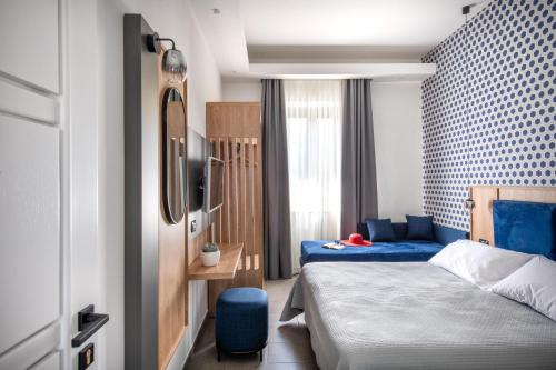Standard Double Room image 8