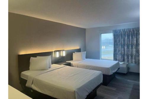 Studio 6 Suites Norcross GA - image 2