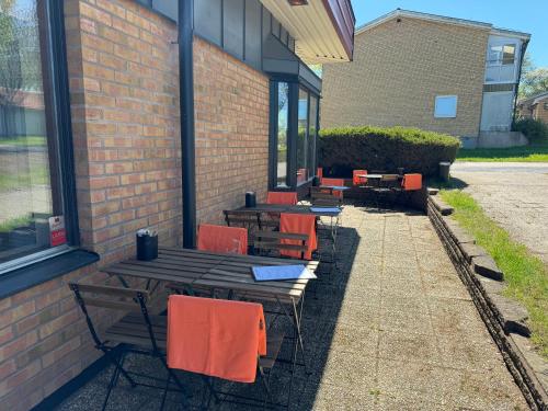 Green Door Hotel - image 14