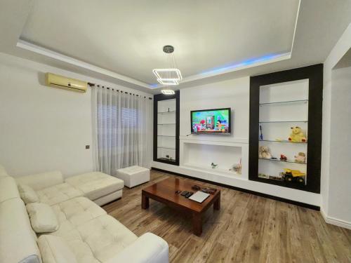 Sea & Mountain View Penthouse, Orikumi (fotografie 6)