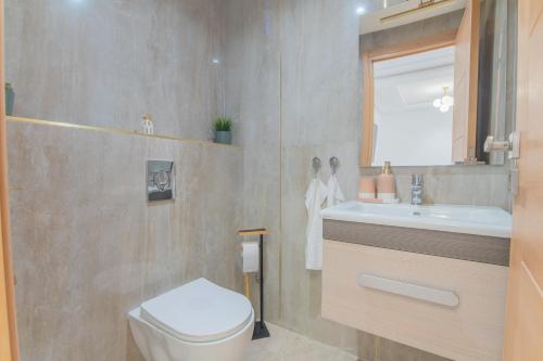 Chic Apt in Heart of Agadir, 2BR, AC & Balcony, Sefl CheckIn, Agádir (fotografie 5)