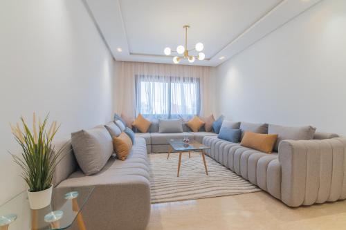 Chic Apt in Heart of Agadir, 2BR, AC & Balcony, Sefl CheckIn, Agádir (fotografie 8)