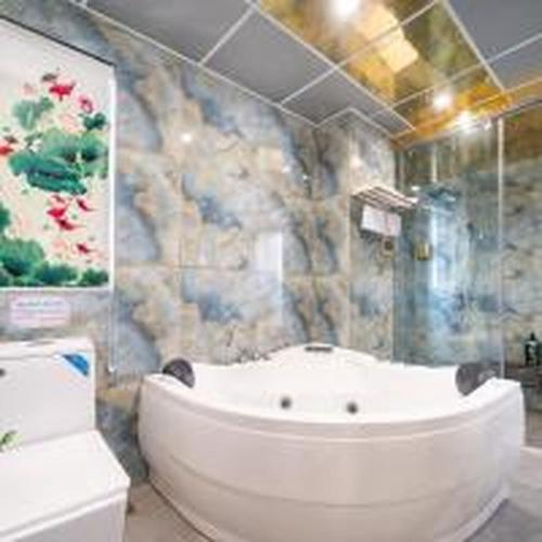 Belvilla Near Van Hanh Mall Formerly Cuong Thanh 3 Hotel - 화장실