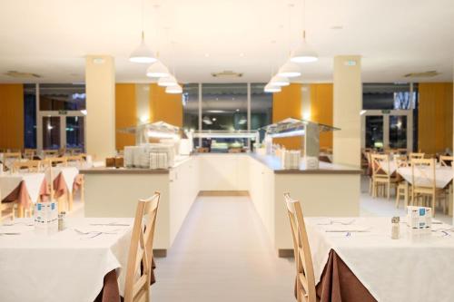 azuLine Hotel Pacific - 레스토랑