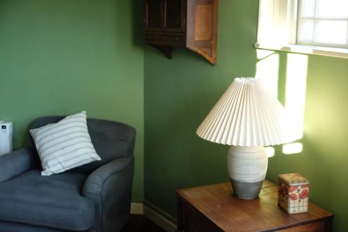 Hidden Loft Apartment - Central Bath, Bath (photo 8)