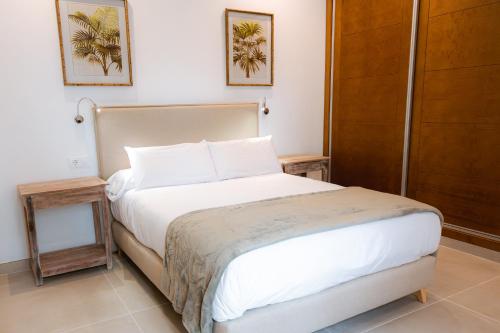 One-Bedroom Apartment image 4