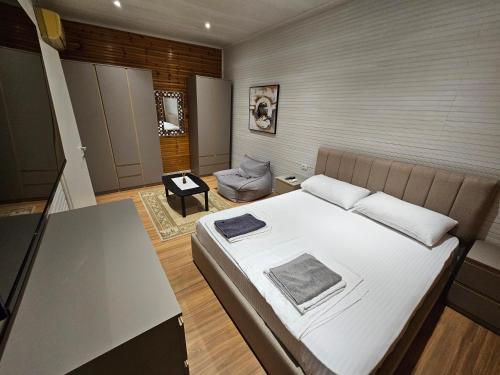 Studio Apartment near Pazari Ri, Tirana (Foto 3)