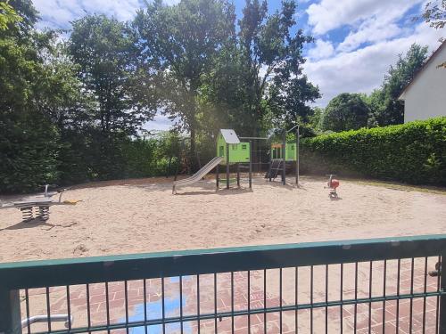 Playground, Super schone Ferienwohnung Monteurunterkunft, Handwerkerwohnung, Nahe Hanau und Frankfurt in Nidderau