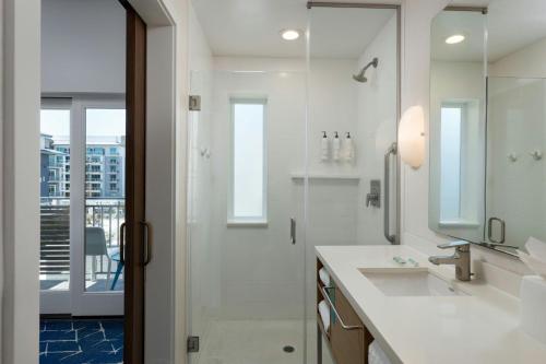 SpringHill Suites by Marriott San Diego Oceanside/Downtown - image 13