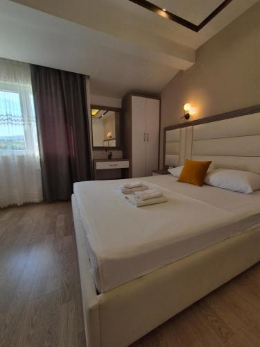 One-Bedroom Apartment image 10