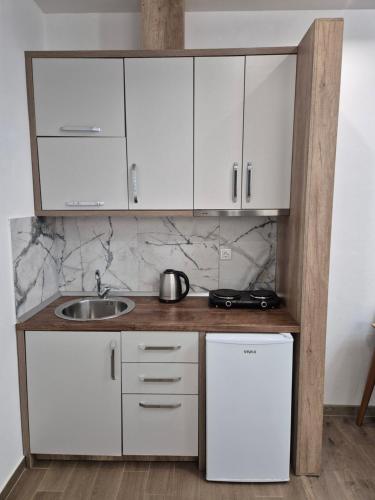 Ajum Apartments - image 2