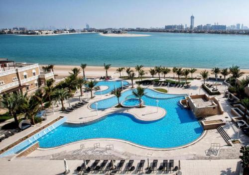 Bespoke Holiday Homes - Palm Jumeirah -2 Bedroom Sea View with Beach Access, Balqis, Dubai (photo 3)