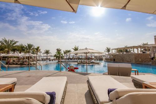 Bespoke Holiday Homes - Palm Jumeirah -2 Bedroom Sea View with Beach Access, Balqis, Dubai (photo 4)
