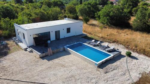 Hotelli välisilme, Villa Leona in Humac