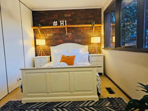 3 Bdrm home,pool, BBQ , fireplace Great for a weekend of fun or family retreat in 克羅伊登