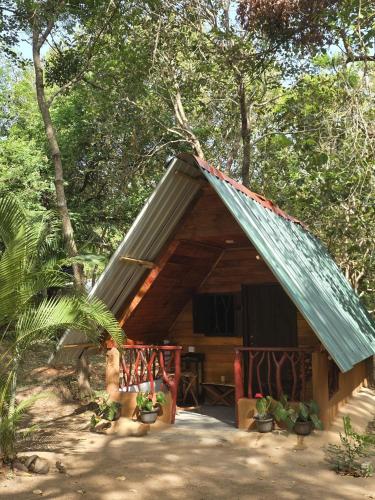 Double Room with Garden View image 8