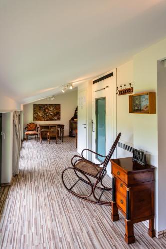 Junior Suite with Garden View image 10
