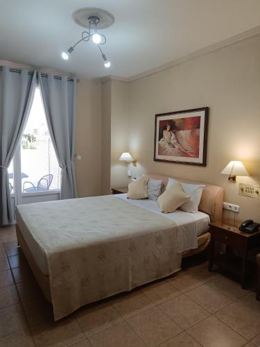 Single Room image 6