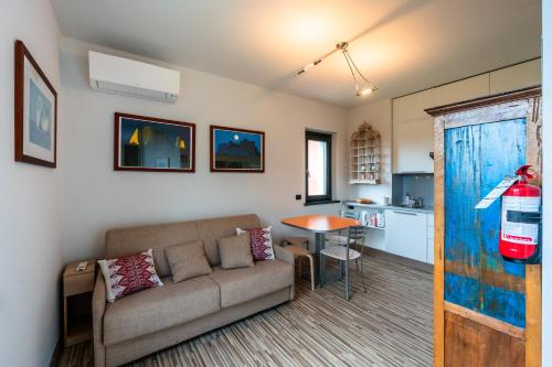 One-Bedroom Apartment image 10