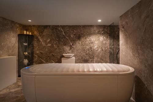 Longevity Senses - Cascais Boutique Hotel - Adults Only in Marinha