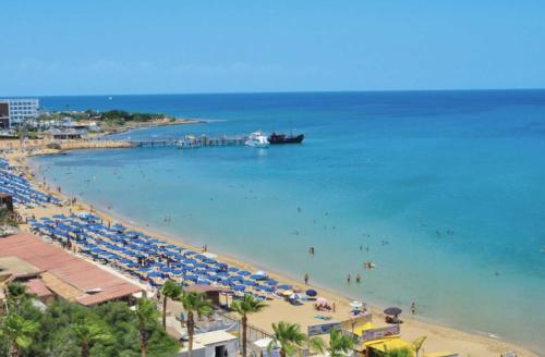 Exquisite Protaras Villa Villa Bulat 4 Bedrooms Beachfront - image 3