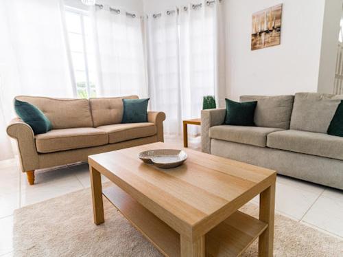 Sunny Luxuries - Union Terrace in Marisule