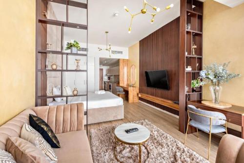 Stylish Furnished Apartment with Burj Khalifa View, High Floor, Dubai (photo 9)