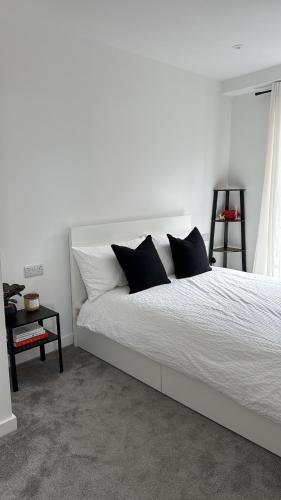 Salford Luxury 2Bed 2Bath Gym Balcony, Manchester (photo 4)