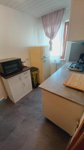 Einfache 2 Zimmer Wohnung mit Parkplatz nur 8 Min nach Bayreuth in Hummeltal