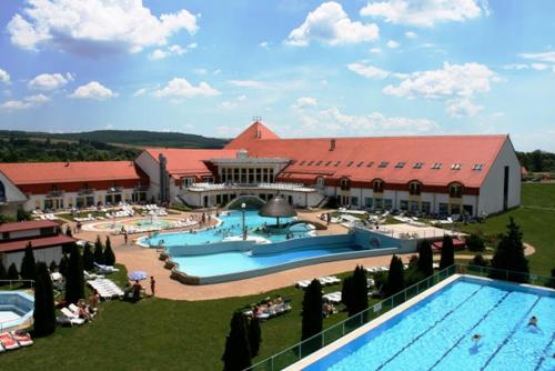 Villa Oliver Kehidakustány (Villa Oliver Kehidakustany) in Kehidakustány