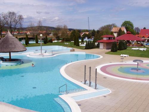 Villa Oliver Kehidakustány (Villa Oliver Kehidakustany) in Kehidakustány